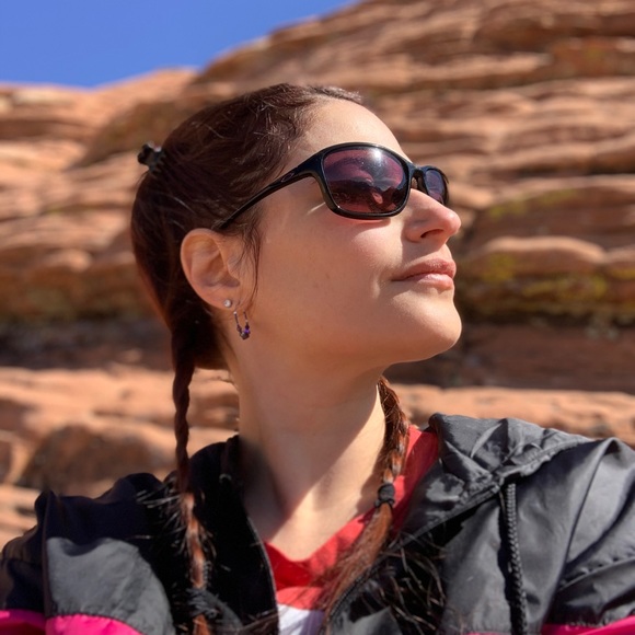 Meet your Posher, Emily - Picture 8 of 8